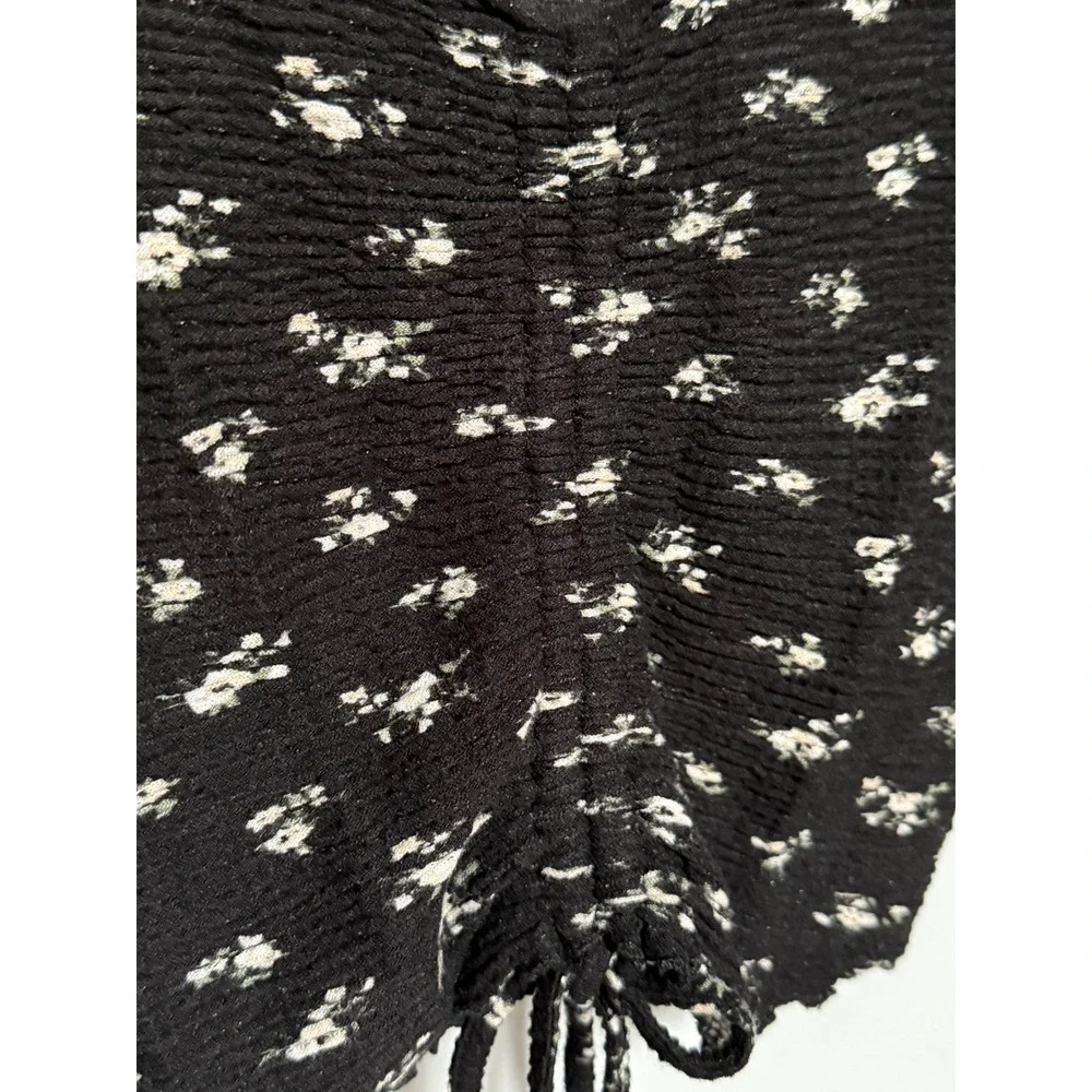 Hollister Women's Black Floral Textured Long Sleeve Cinched Front Crop Top Sz XS